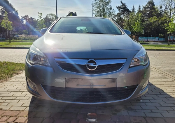 Opel Astra cena 22900 przebieg: 157000, rok produkcji 2011 z Włocławek małe 121